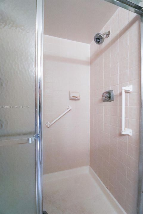 For Sale: $169,000 (2 beds, 2 baths, 965 Square Feet)