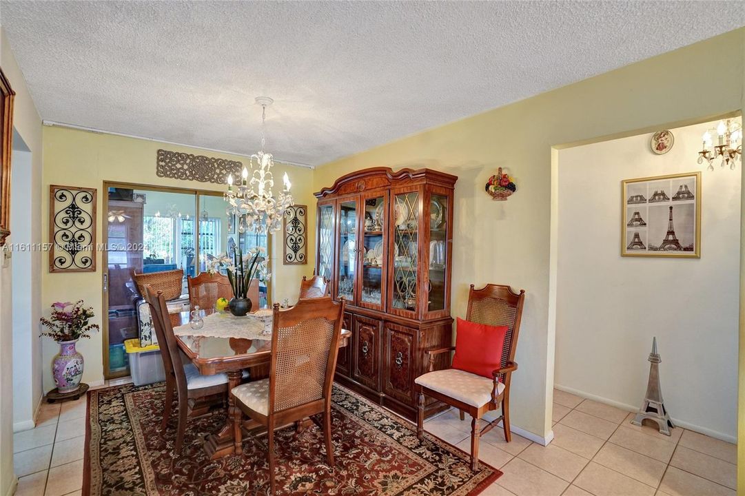 For Sale: $395,900 (2 beds, 2 baths, 1587 Square Feet)