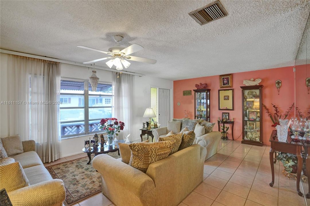 For Sale: $395,900 (2 beds, 2 baths, 1587 Square Feet)