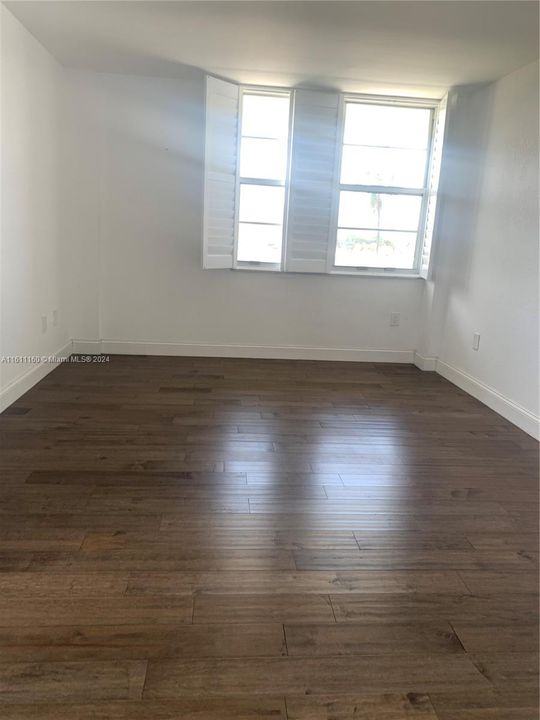 Recently Rented: $3,000 (2 beds, 2 baths, 1006 Square Feet)