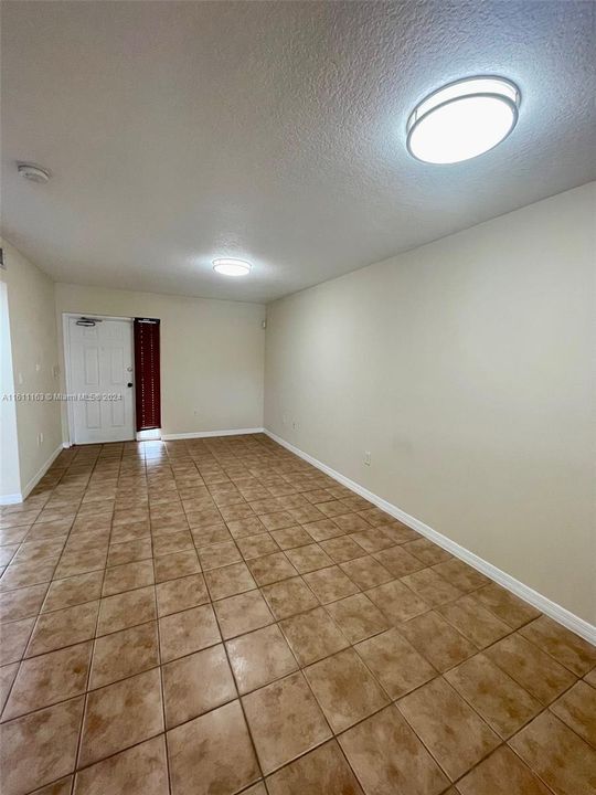 For Rent: $2,150 (2 beds, 2 baths, 920 Square Feet)