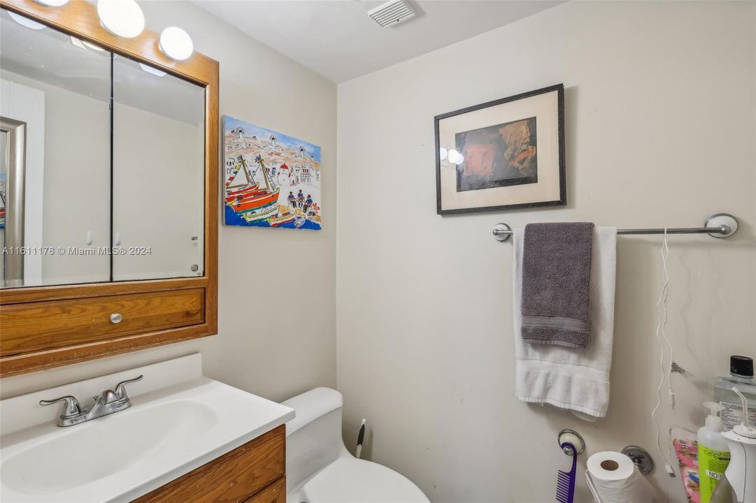 For Sale: $620,000 (1 beds, 1 baths, 1030 Square Feet)