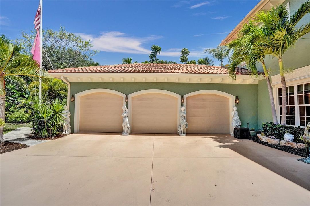 For Sale: $4,345,500 (4 beds, 4 baths, 4560 Square Feet)