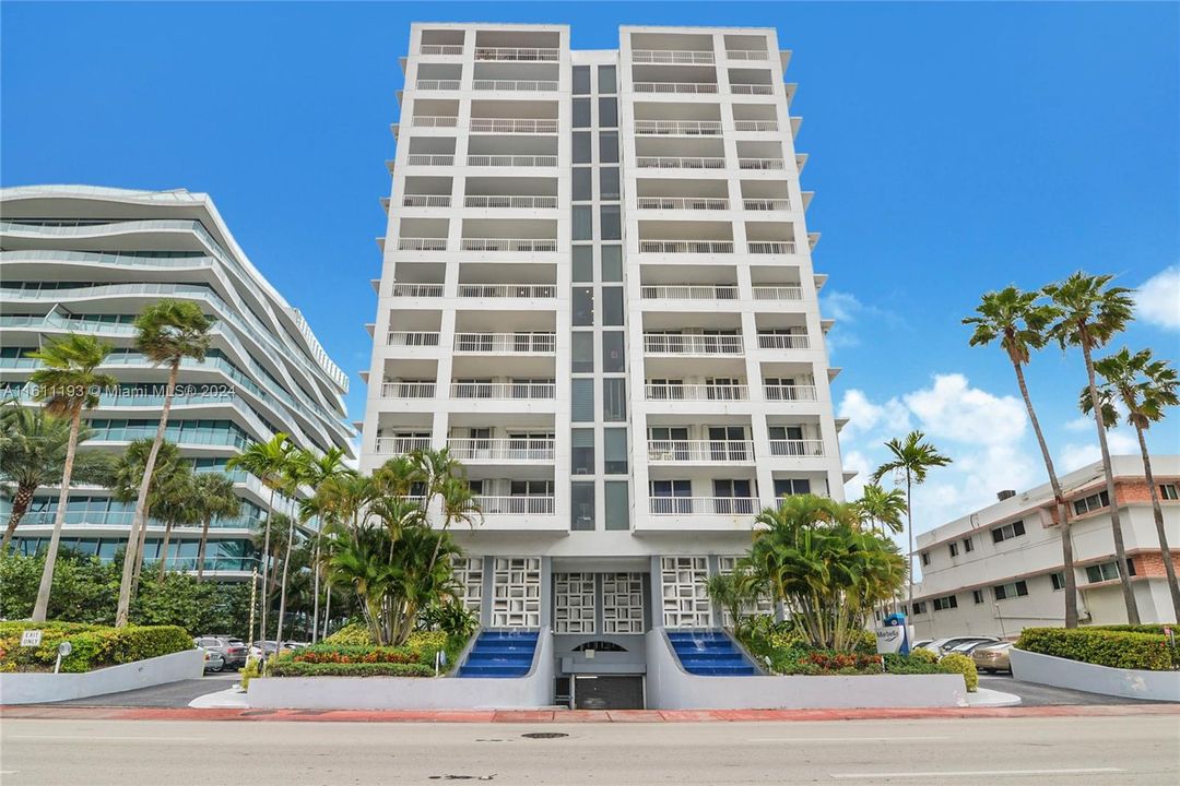 For Sale: $619,000 (1 beds, 1 baths, 962 Square Feet)