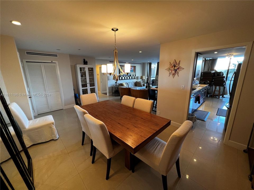 For Sale: $550,000 (2 beds, 2 baths, 1600 Square Feet)