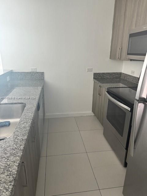 For Rent: $2,525 (1 beds, 2 baths, 1040 Square Feet)