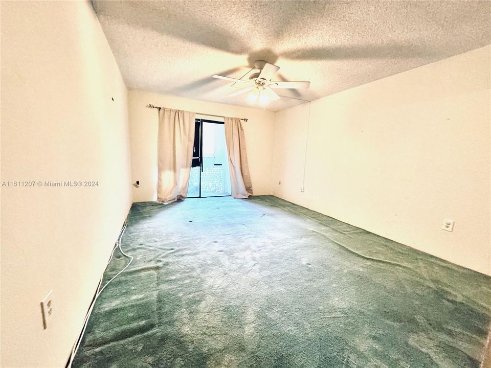 For Sale: $150,000 (2 beds, 2 baths, 1120 Square Feet)