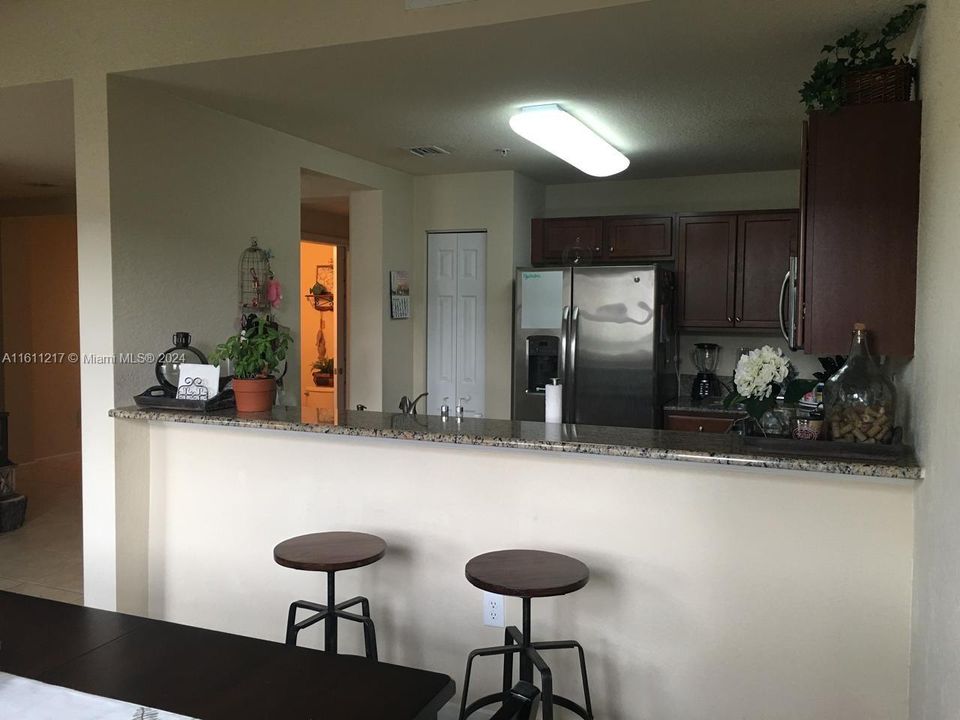 For Rent: $2,800 (3 beds, 2 baths, 1256 Square Feet)