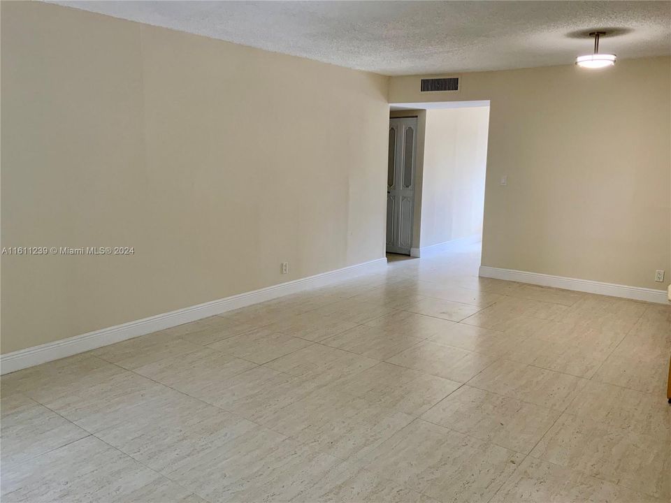 For Sale: $219,800 (2 beds, 2 baths, 1100 Square Feet)