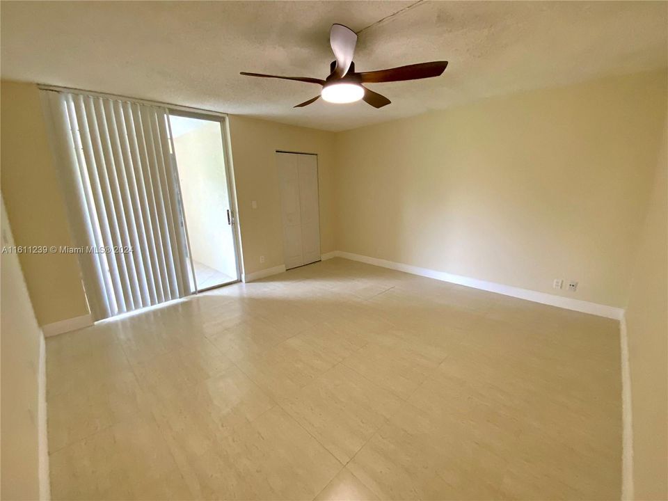 For Sale: $219,800 (2 beds, 2 baths, 1100 Square Feet)