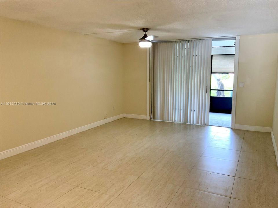 For Sale: $219,800 (2 beds, 2 baths, 1100 Square Feet)