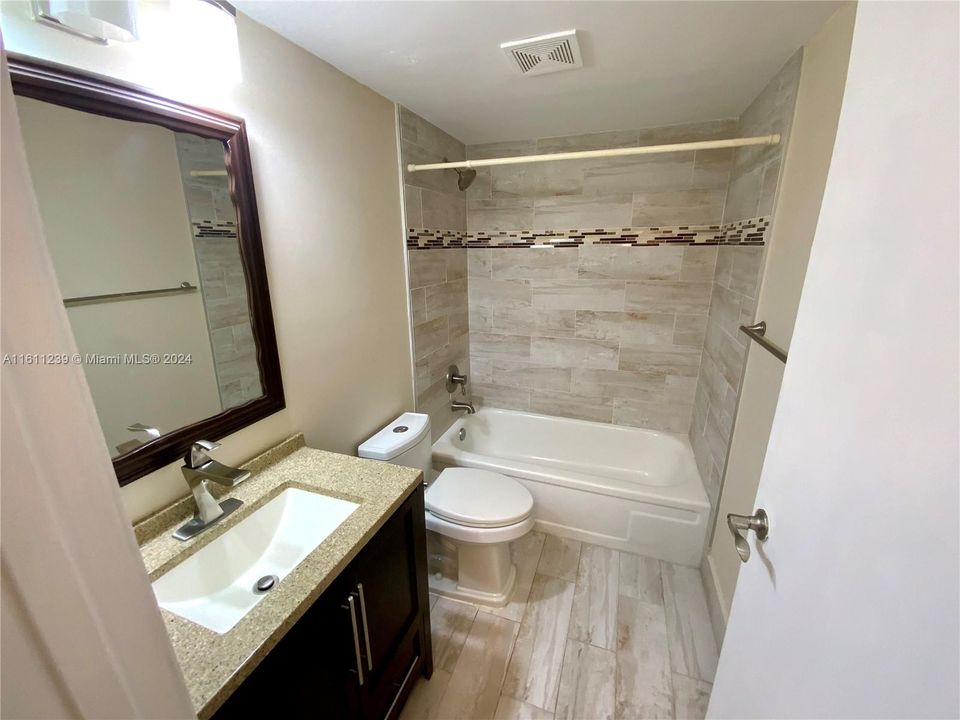 For Sale: $219,800 (2 beds, 2 baths, 1100 Square Feet)