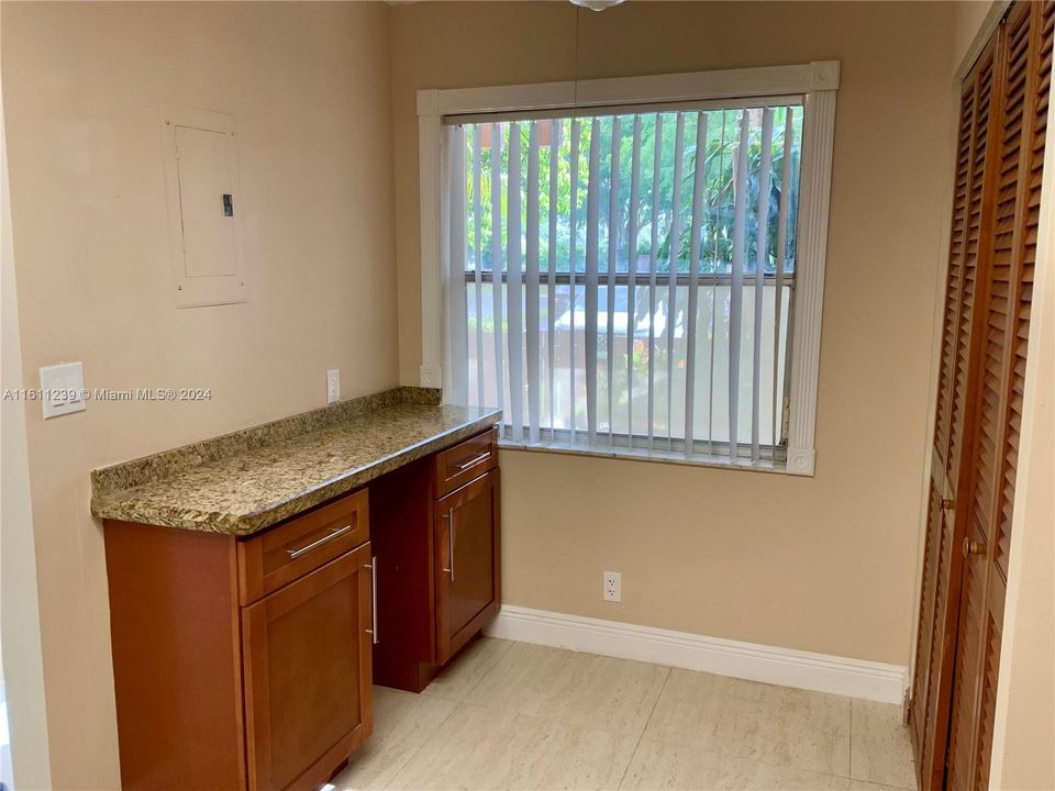 For Sale: $219,800 (2 beds, 2 baths, 1100 Square Feet)