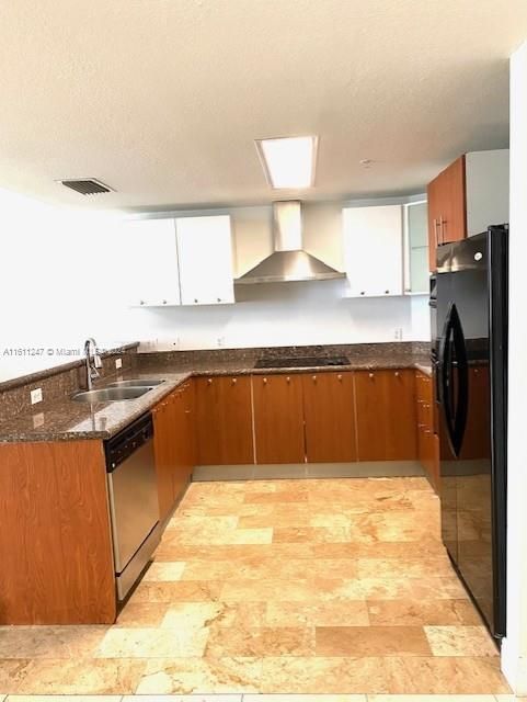 For Rent: $2,700 (1 beds, 1 baths, 630 Square Feet)
