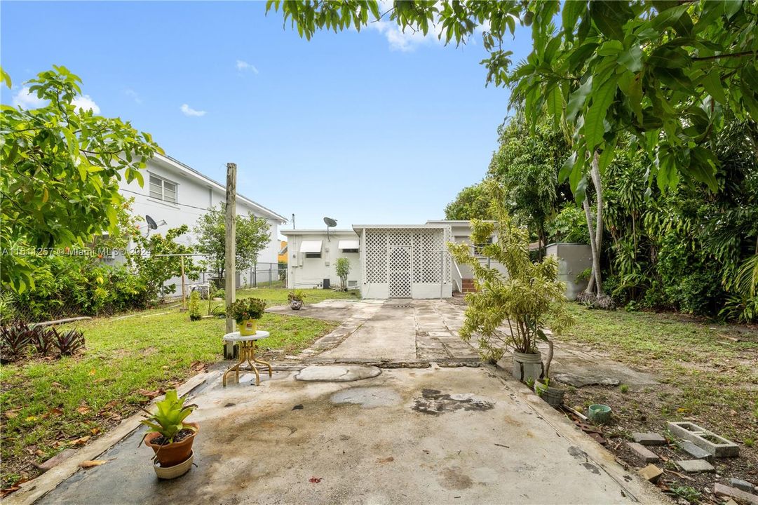 Vendido Recientemente: $599,900 (4 camas, 2 baños, 1767 Pies cuadrados)