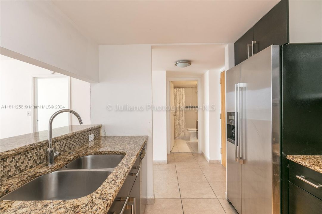 For Rent: $2,850 (2 beds, 2 baths, 1030 Square Feet)