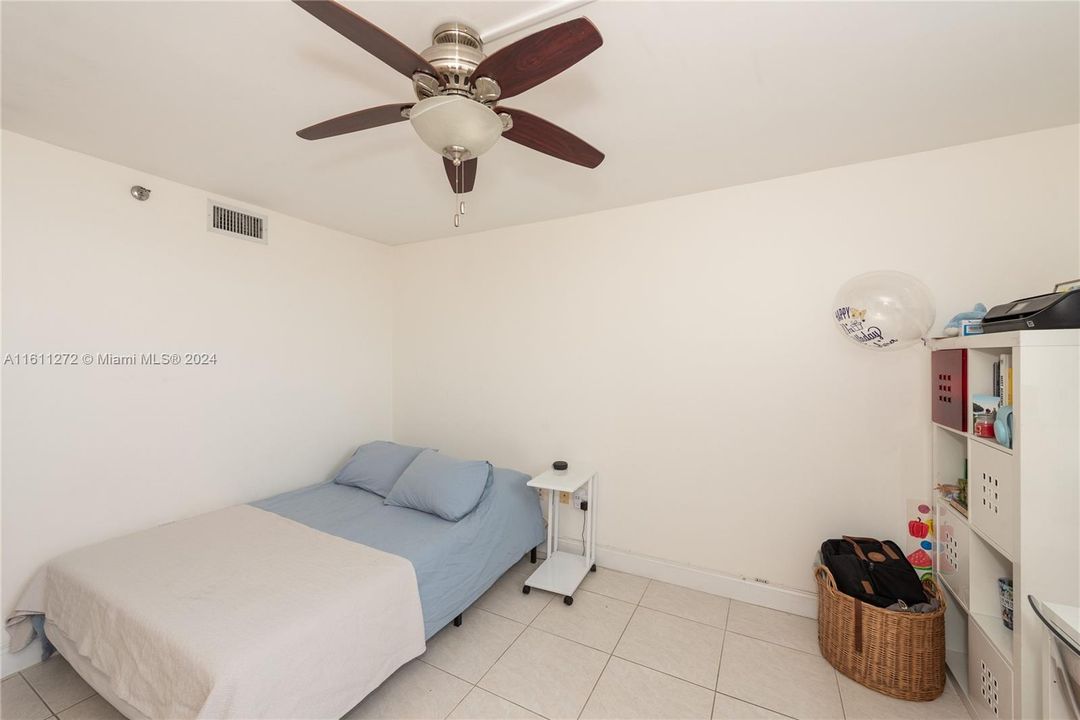 For Rent: $3,300 (2 beds, 2 baths, 1035 Square Feet)