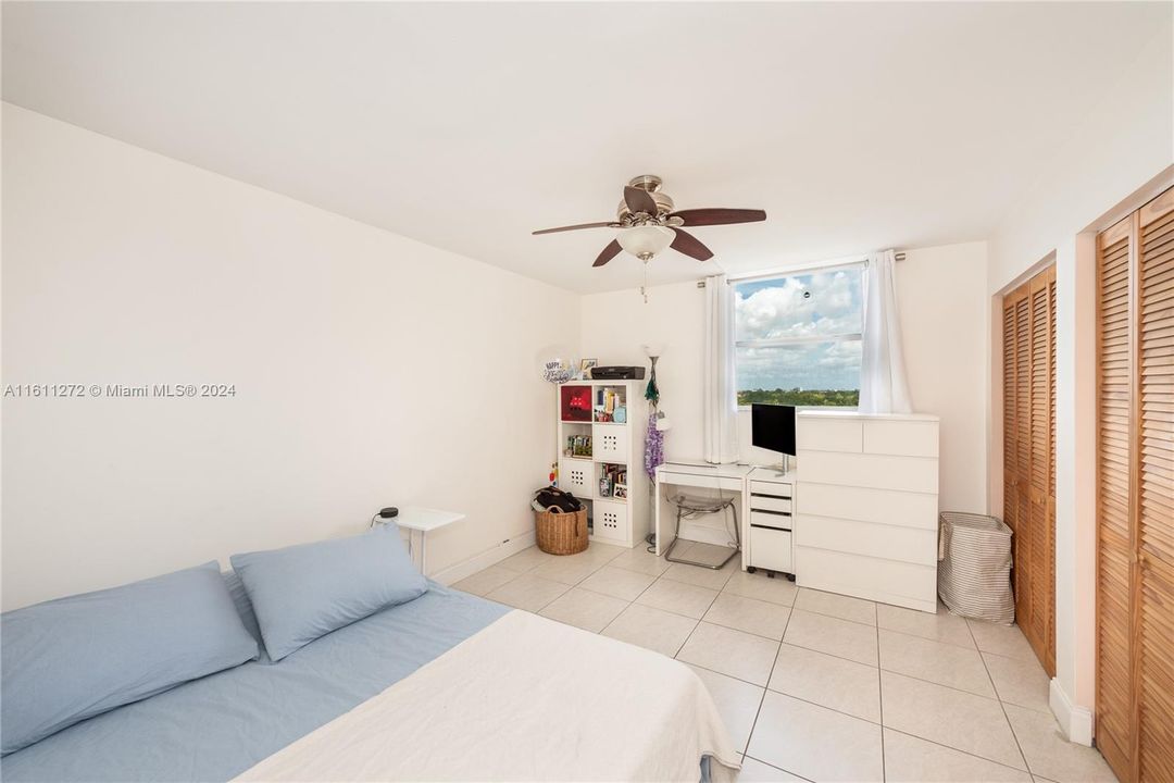 For Rent: $3,300 (2 beds, 2 baths, 1035 Square Feet)