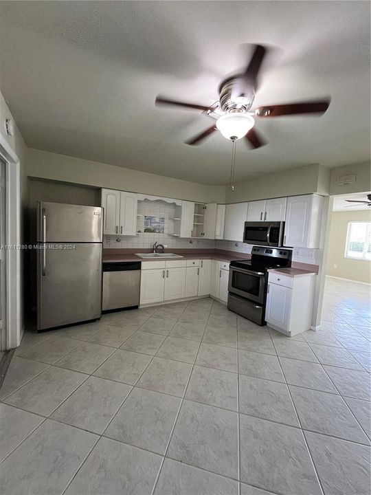 For Rent: $2,750 (3 beds, 2 baths, 2112 Square Feet)