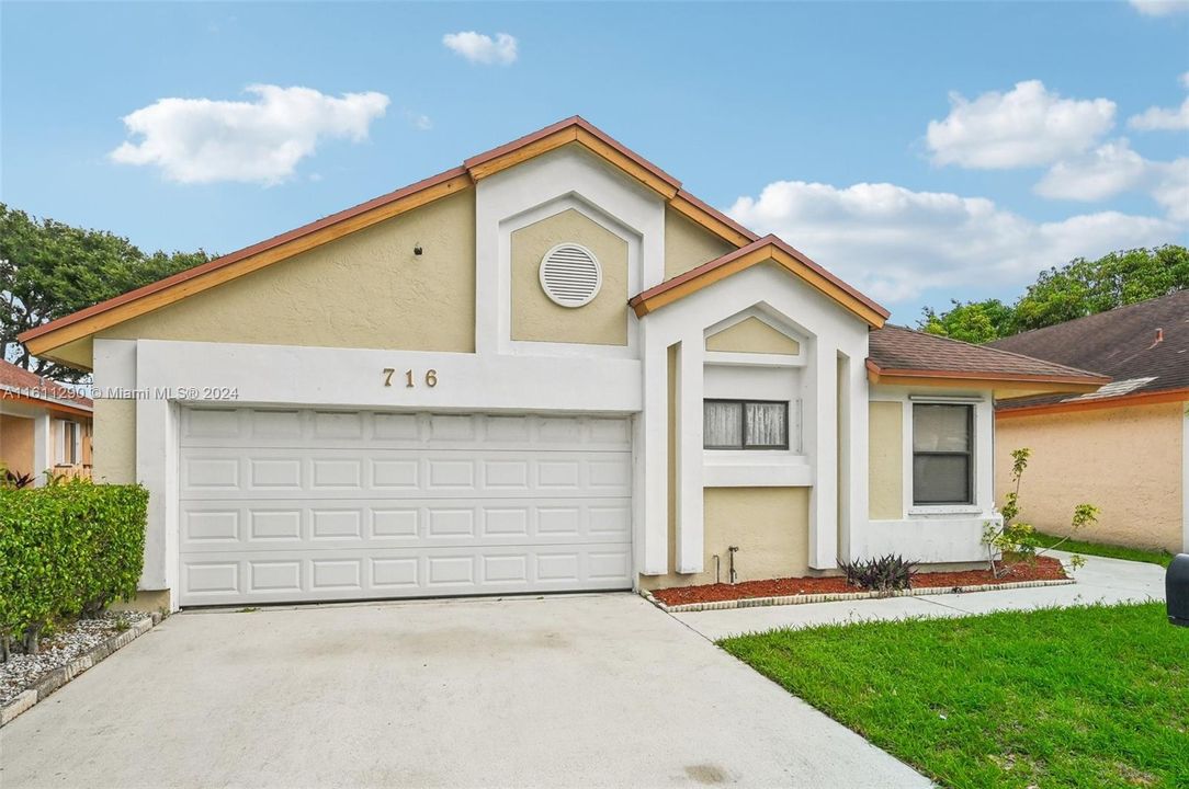 For Sale: $479,900 (3 beds, 2 baths, 1466 Square Feet)