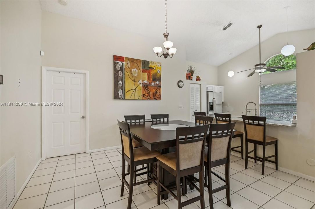 For Sale: $479,900 (3 beds, 2 baths, 1466 Square Feet)