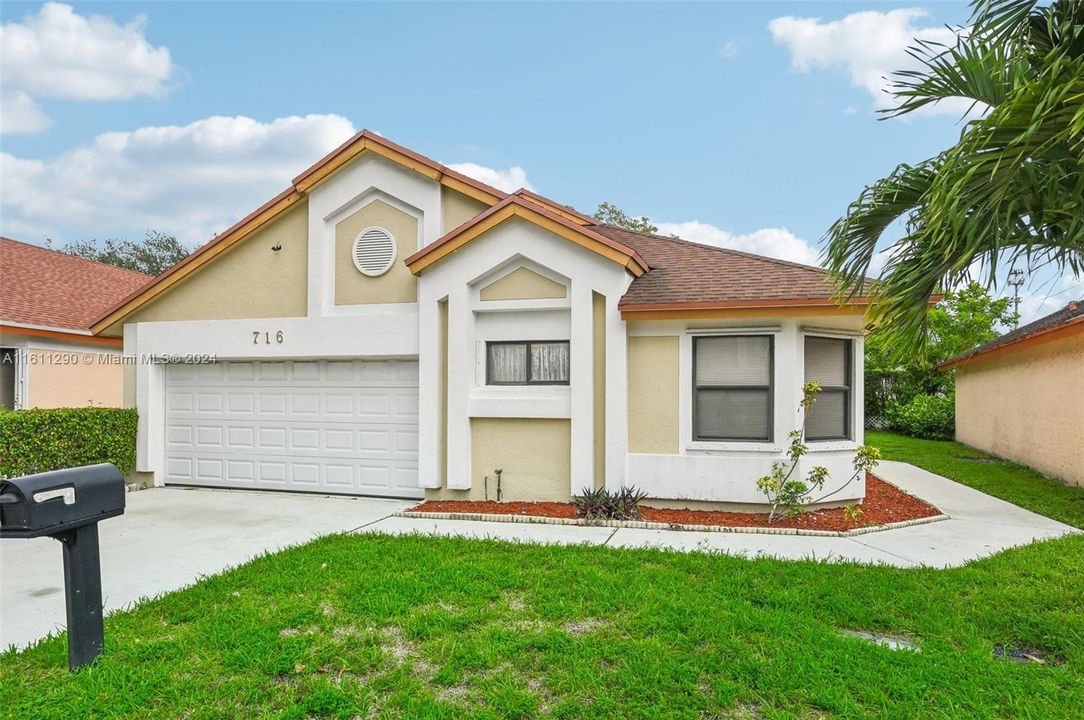 For Sale: $479,900 (3 beds, 2 baths, 1466 Square Feet)