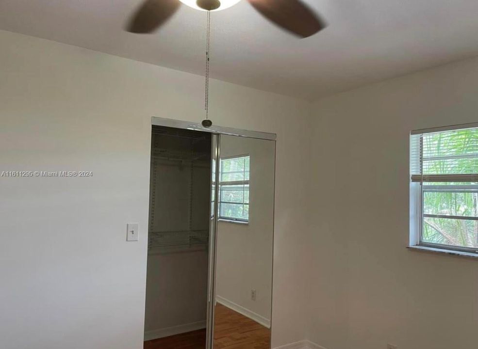 For Rent: $2,000 (2 beds, 1 baths, 938 Square Feet)