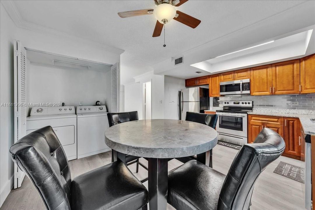 Active With Contract: $269,900 (2 beds, 1 baths, 1188 Square Feet)