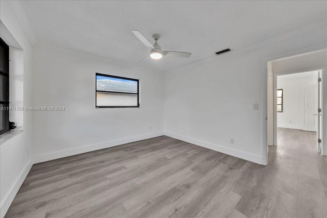 Active With Contract: $269,900 (2 beds, 1 baths, 1188 Square Feet)