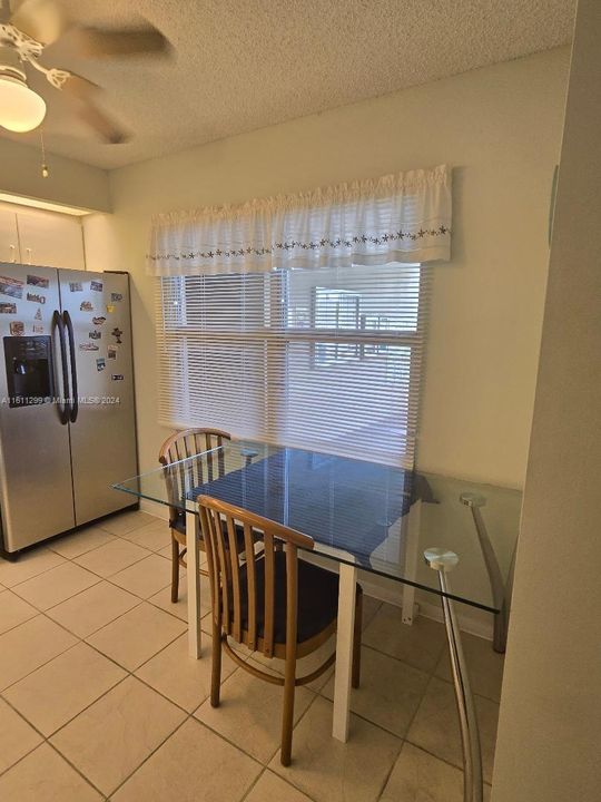 For Sale: $180,000 (1 beds, 1 baths, 1033 Square Feet)