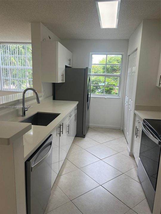 For Rent: $3,750 (3 beds, 2 baths, 1350 Square Feet)