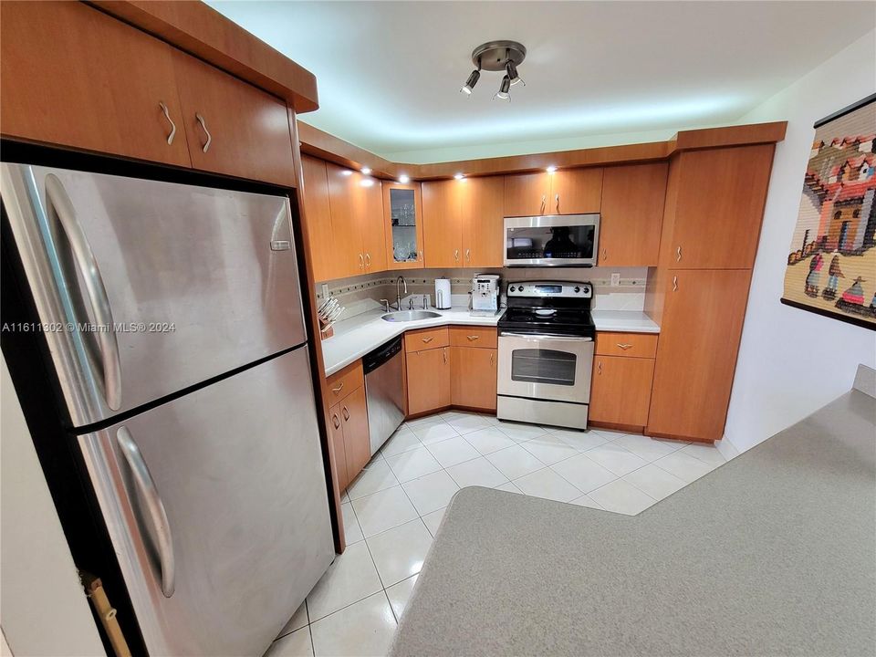 En Venta: $230,000 (1 camas, 2 baños, 870 Pies cuadrados)