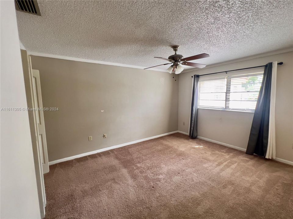 For Rent: $2,300 (2 beds, 2 baths, 900 Square Feet)