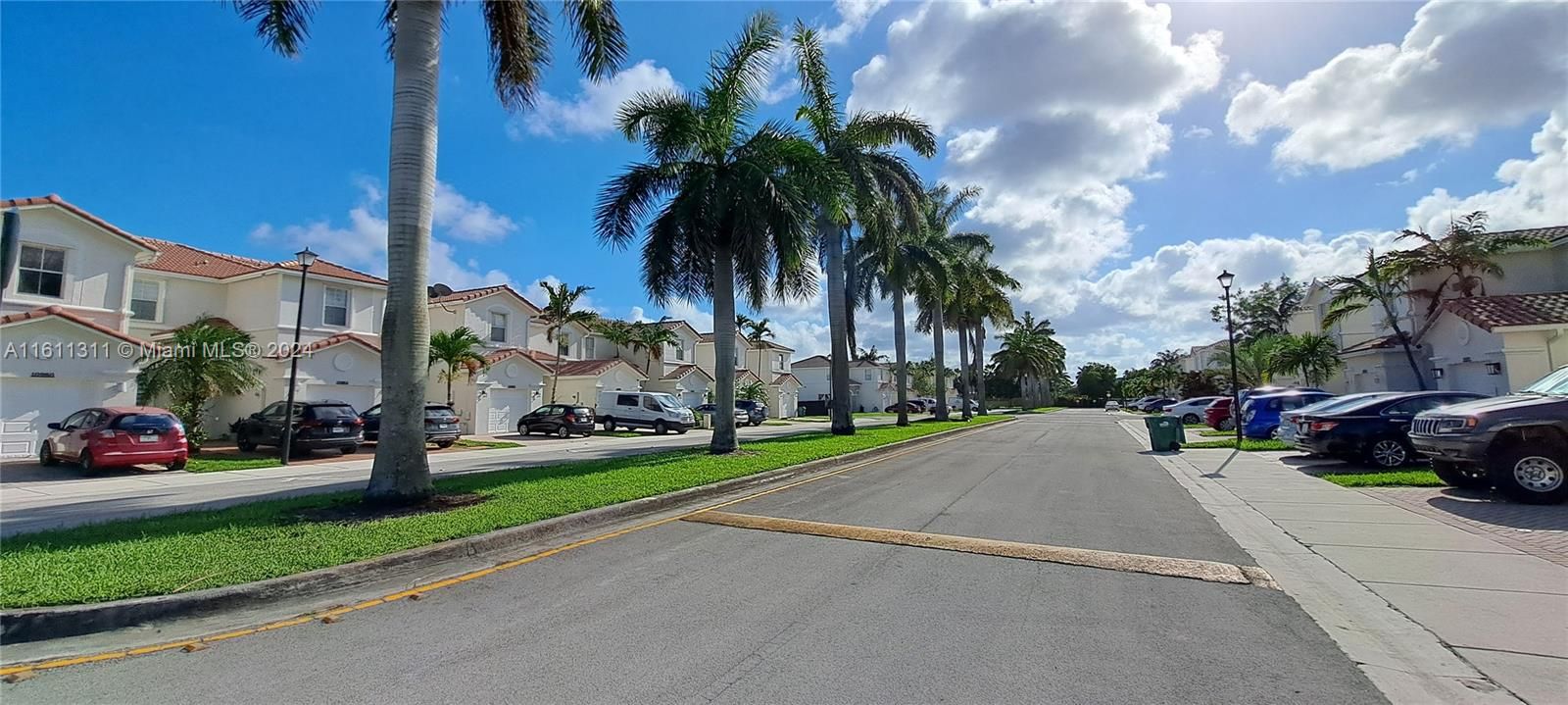 For Sale: $460,000 (3 beds, 2 baths, 1459 Square Feet)