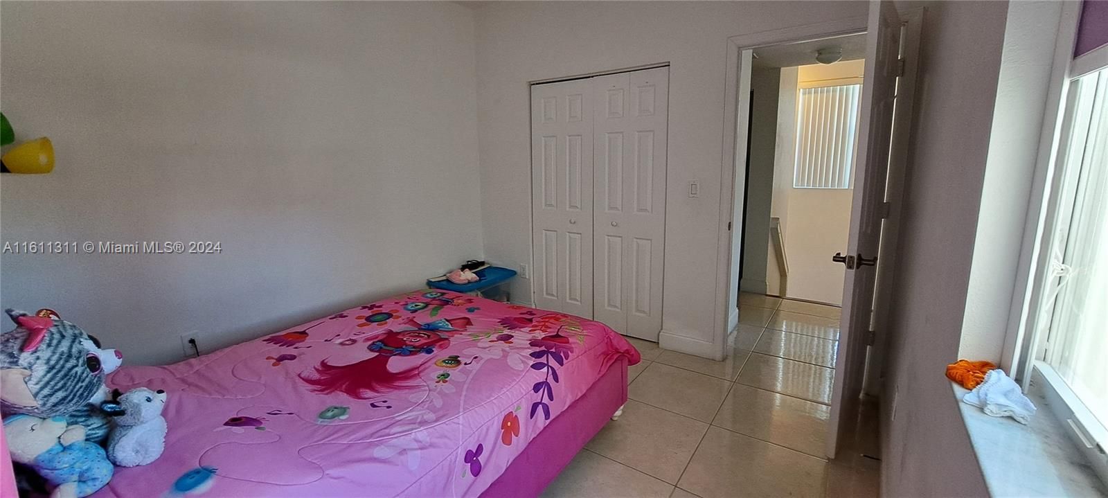 Activo con contrato: $435,000 (3 camas, 2 baños, 1459 Pies cuadrados)