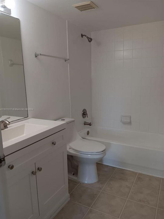 For Sale: $240,000 (2 beds, 2 baths, 1021 Square Feet)