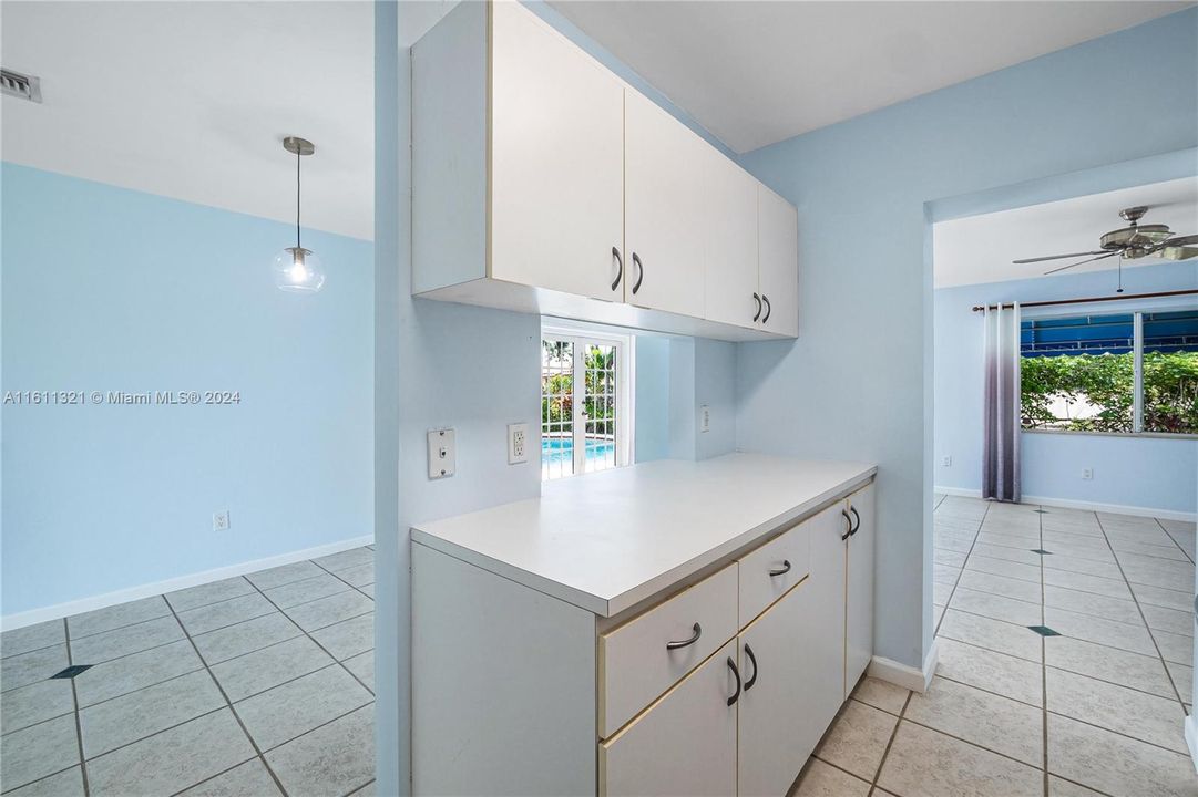 For Sale: $785,000 (3 beds, 2 baths, 1639 Square Feet)