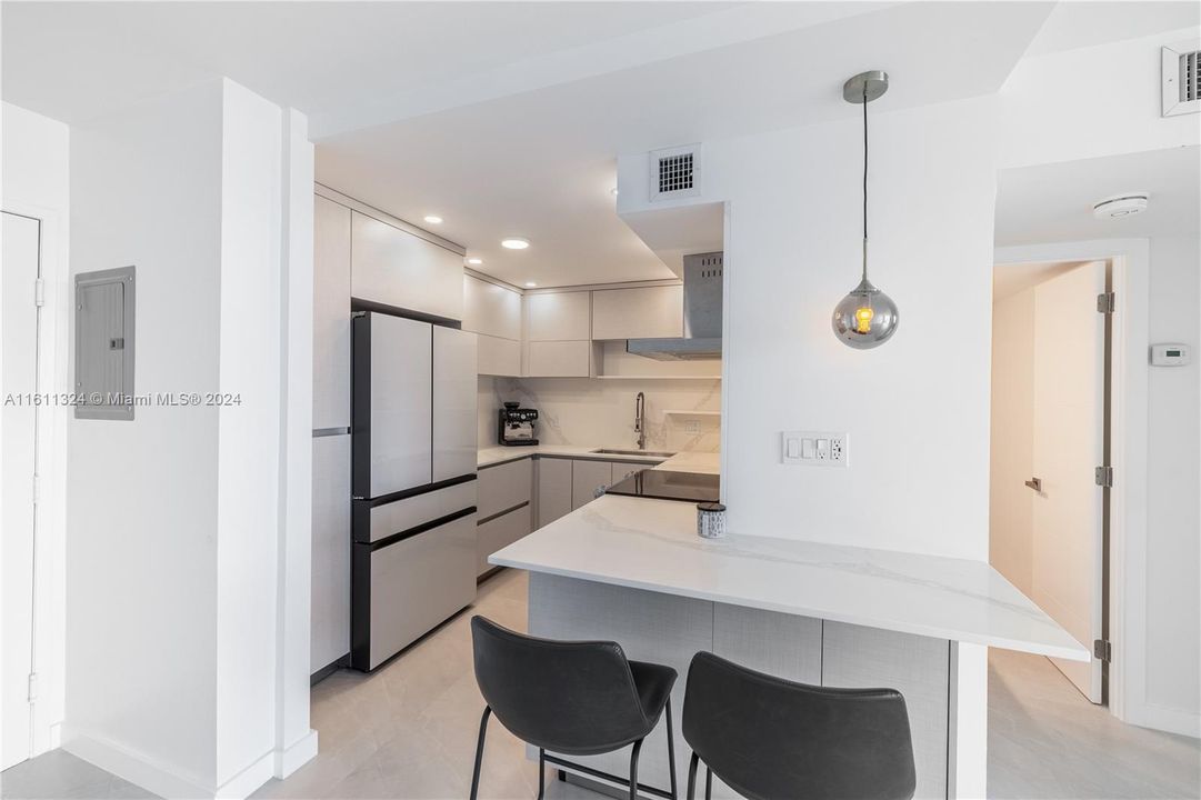 Recently Rented: $2,600 (1 beds, 1 baths, 790 Square Feet)