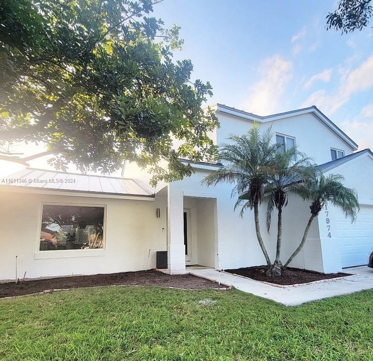 For Sale: $800,000 (3 beds, 2 baths, 1967 Square Feet)