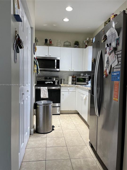 For Rent: $2,400 (3 beds, 2 baths, 1507 Square Feet)