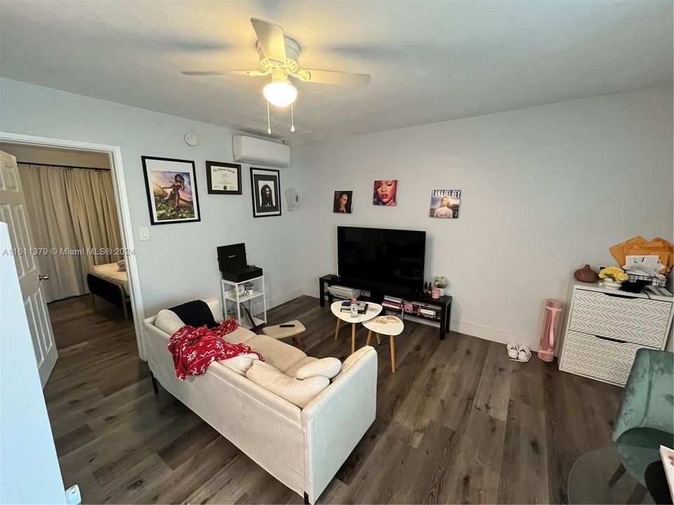 Recently Rented: $1,695 (1 beds, 1 baths, 0 Square Feet)