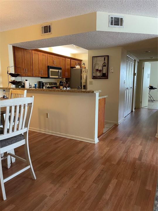 For Rent: $2,200 (2 beds, 2 baths, 1113 Square Feet)