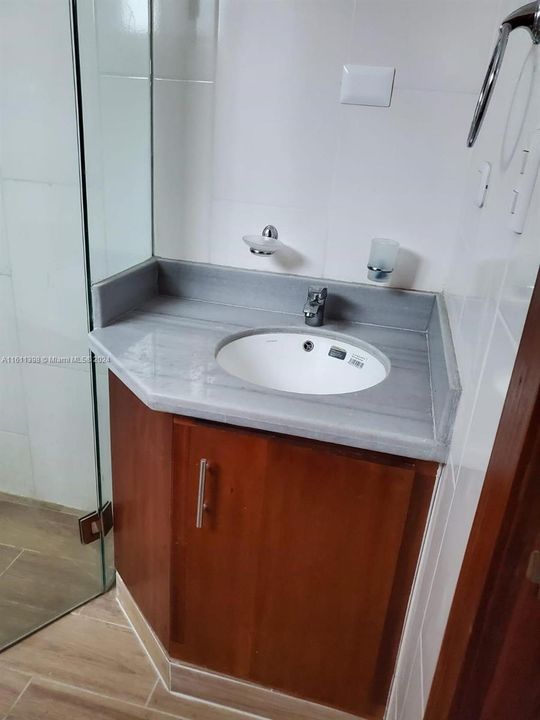 En Venta: $125,000 (3 camas, 3 baños, 1275 Pies cuadrados)