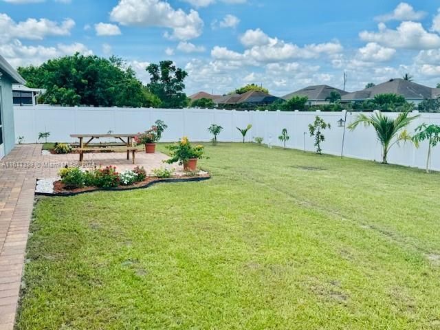 Vendido Recientemente: $525,000 (4 camas, 3 baños, 2069 Pies cuadrados)