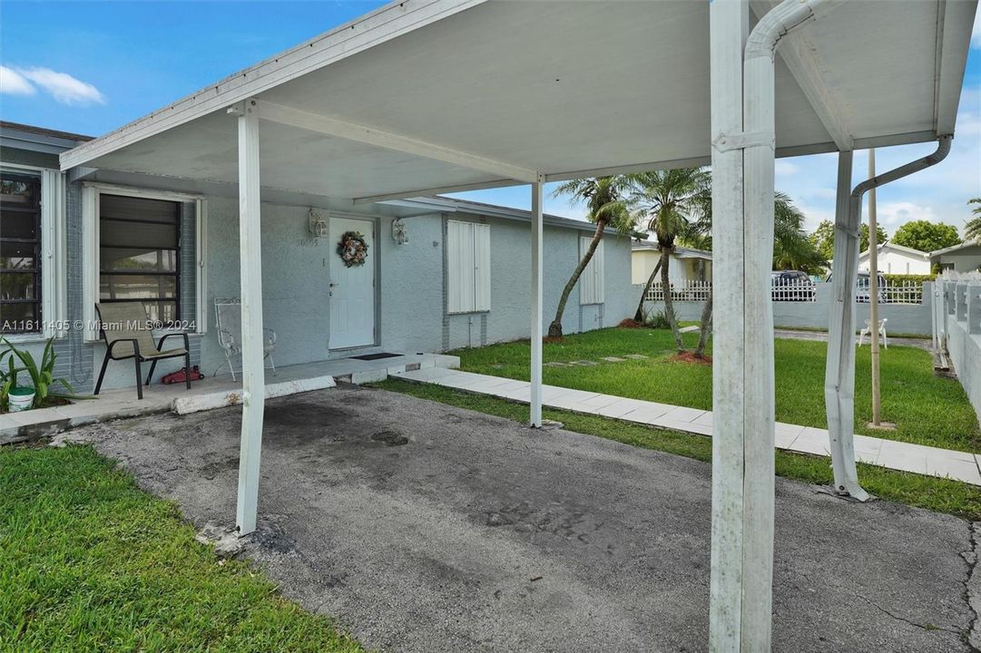 For Sale: $540,000 (4 beds, 2 baths, 2290 Square Feet)