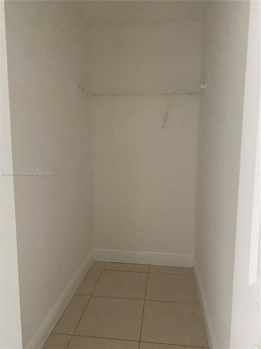 For Rent: $2,700 (2 beds, 2 baths, 1015 Square Feet)