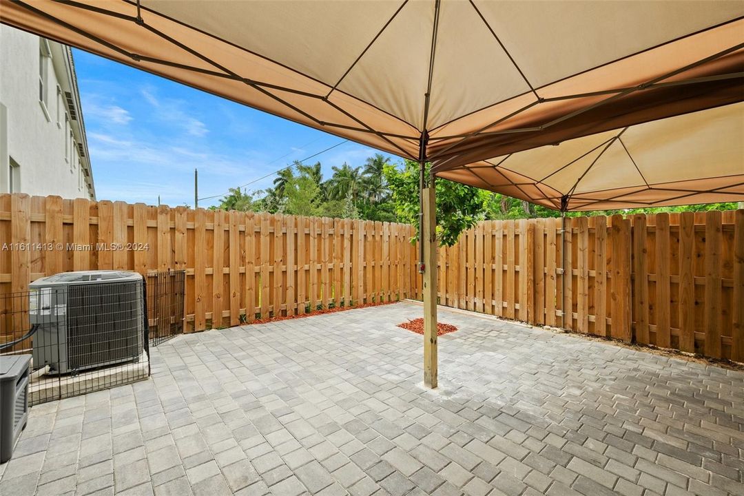 For Sale: $475,000 (3 beds, 2 baths, 1331 Square Feet)