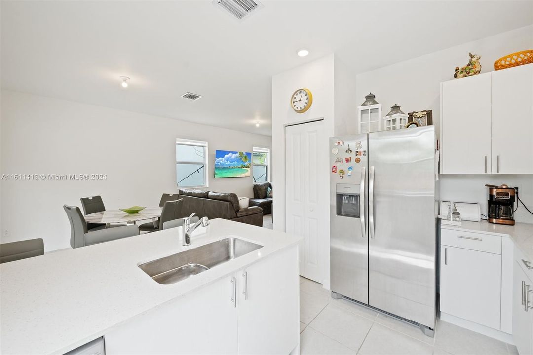 For Sale: $435,000 (3 beds, 2 baths, 1331 Square Feet)