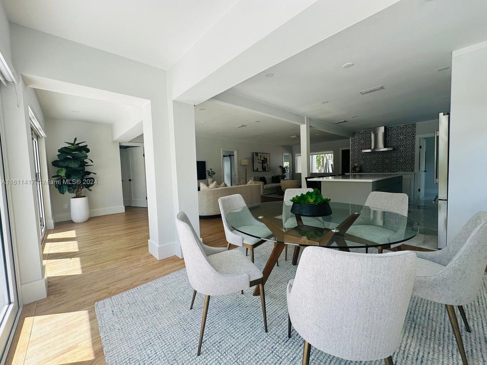 Recently Sold: $1,745,000 (3 beds, 2 baths, 1585 Square Feet)