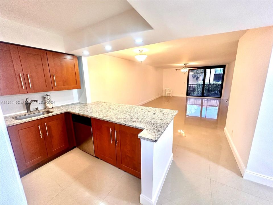 For Sale: $250,000 (2 beds, 2 baths, 1130 Square Feet)